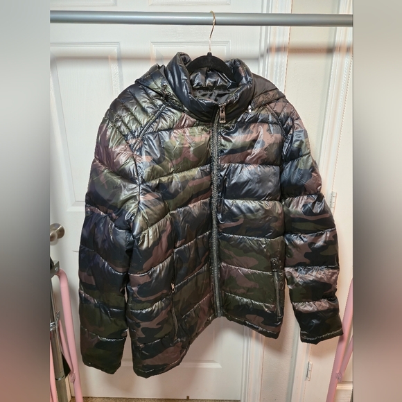 Guess Men's Puffer Jacket - Black and Green - Picture 2 of 14